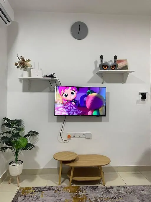 Nar'S Homestay + Free Wifi & Netflix Sepang