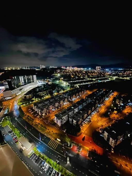 Nar'S Homestay + Free Wifi & Netflix Sepang