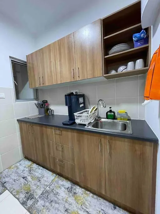 Nar'S Homestay + Free Wifi & Netflix Sepang Malaysia