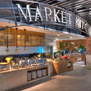 5* Hotel Movenpick & Convention Centre Klia